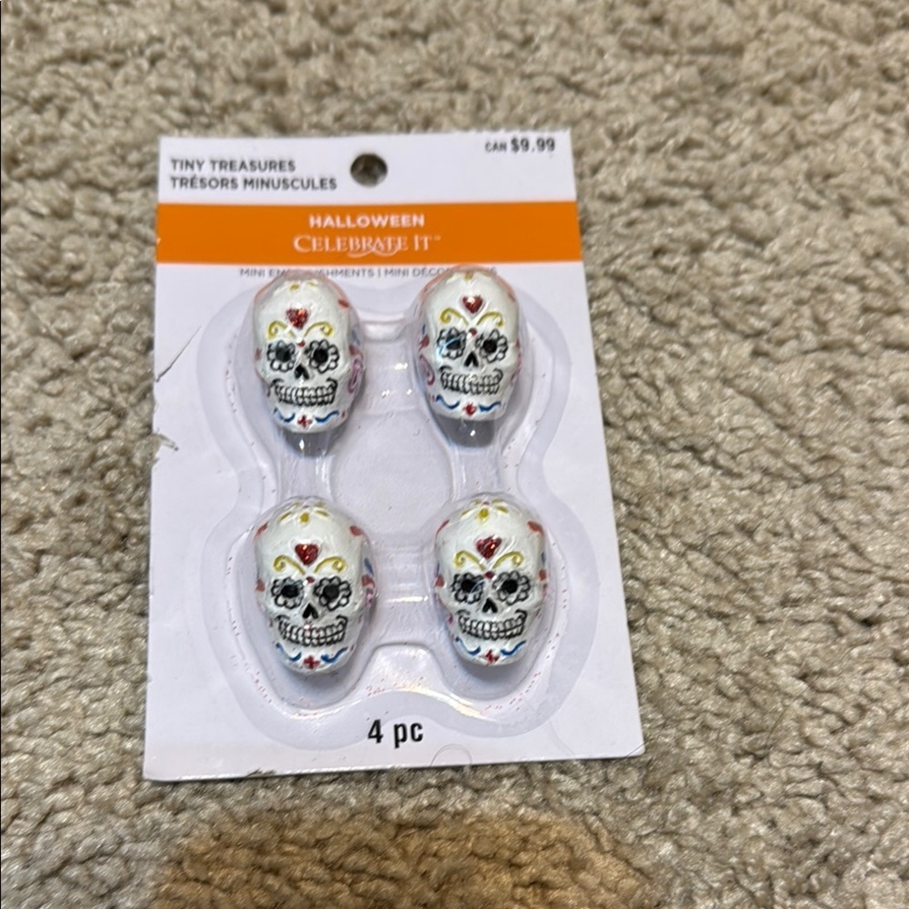 Celebrate It Halloween Skull Decorations